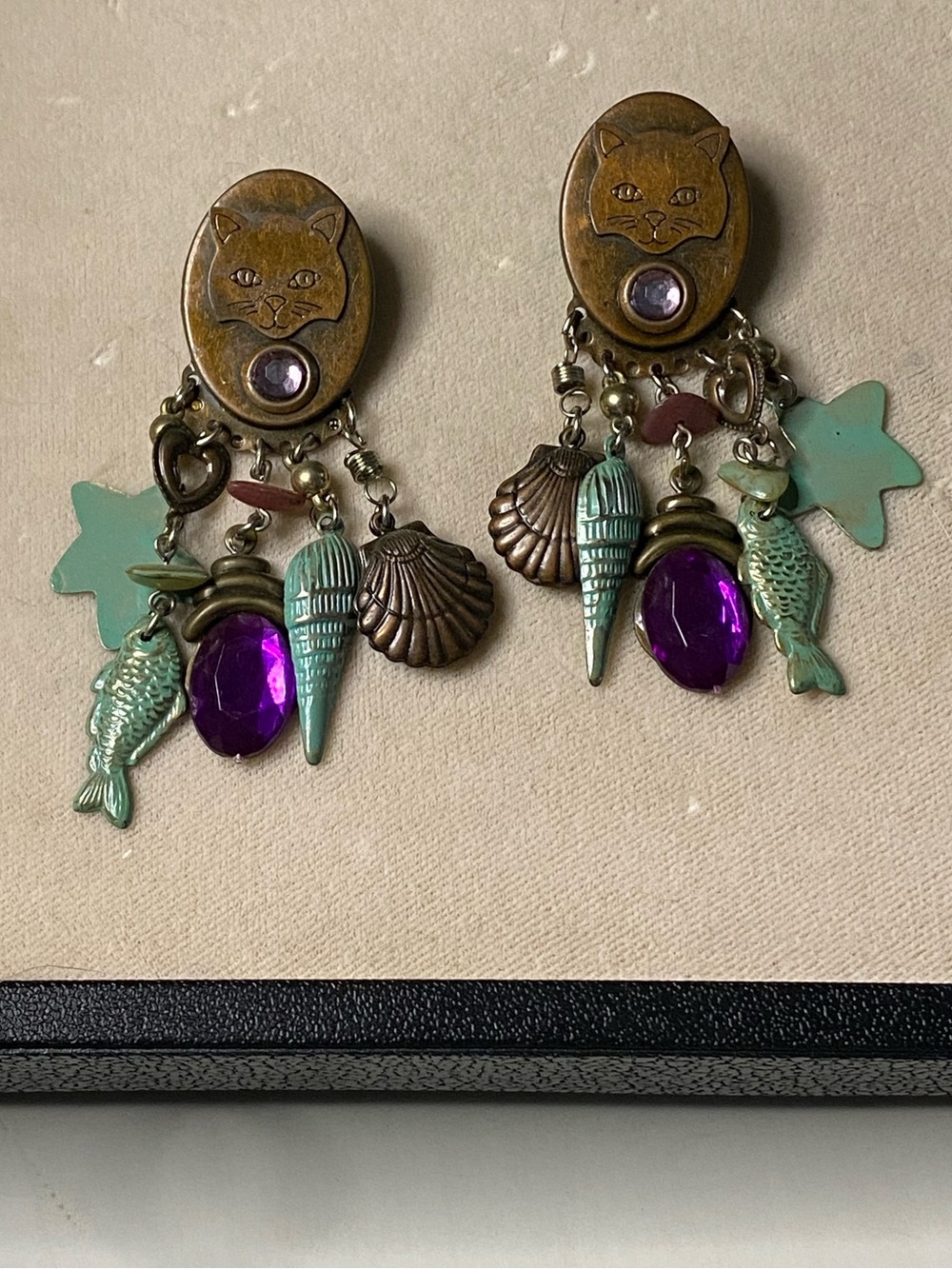 Vintage Cat Sea Shell Dangle Earrings
